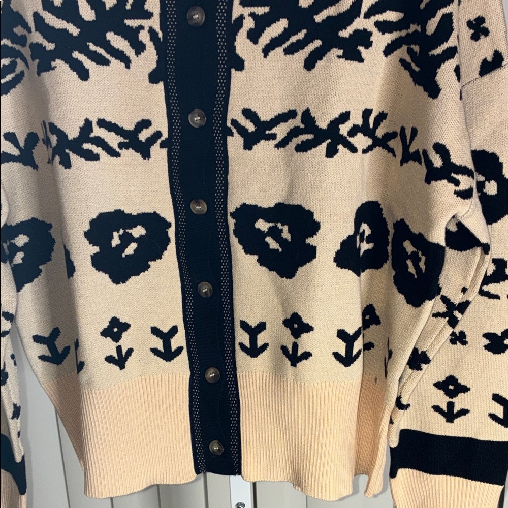 Floral Patterned Cream and Black Sweater - Picture 3 of 5
